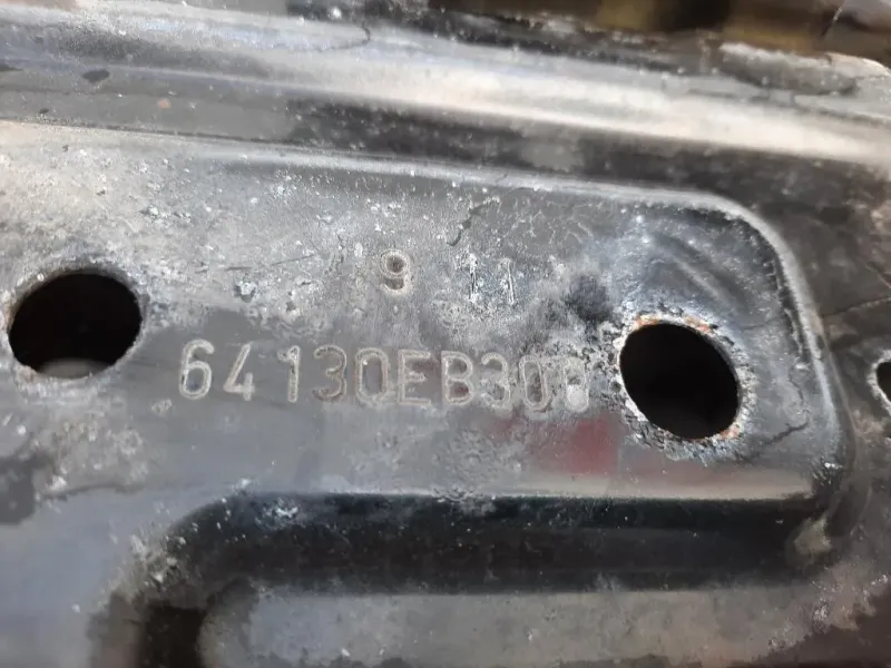 Longherone ANT DX PUNTALE ANT DX Nissan Navara 2010