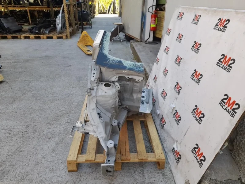 Longherone ANT DX Toyota Yaris IV 2012