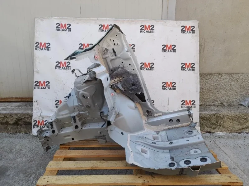 Longherone ANT DX Toyota Yaris IV 2012