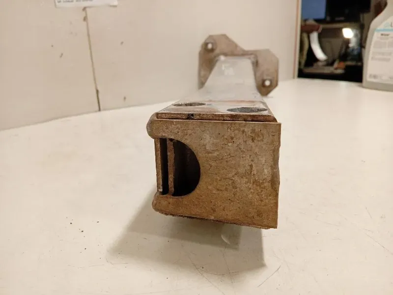 Longherone ANT SX 51811234 Alfa Romeo Giulietta 2010