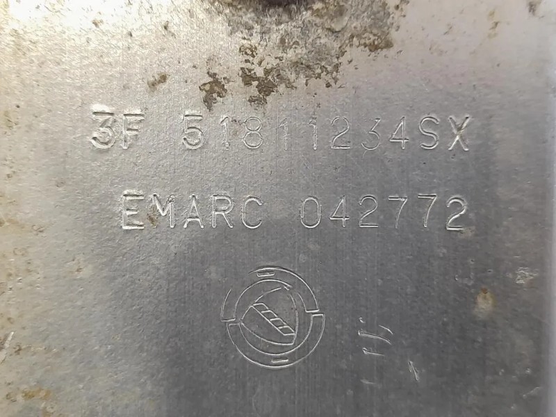 Longherone ANT SX 51811234 SX Alfa Romeo Giulietta 2013