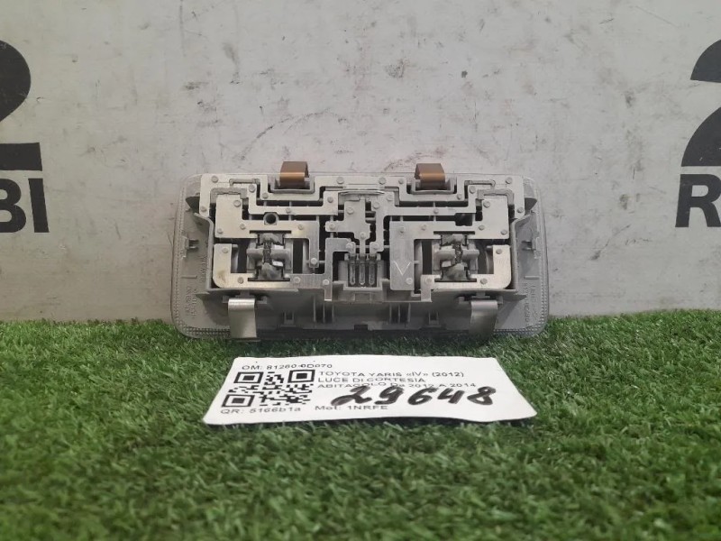 LUCE DI Cortesia Abitacolo 81260-0D070 Toyota Yaris IV 2012