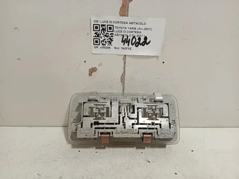 LUCE DI Cortesia Abitacolo LUCE DI CORTESIA ABITACOLO Toyota Yaris IV 2017