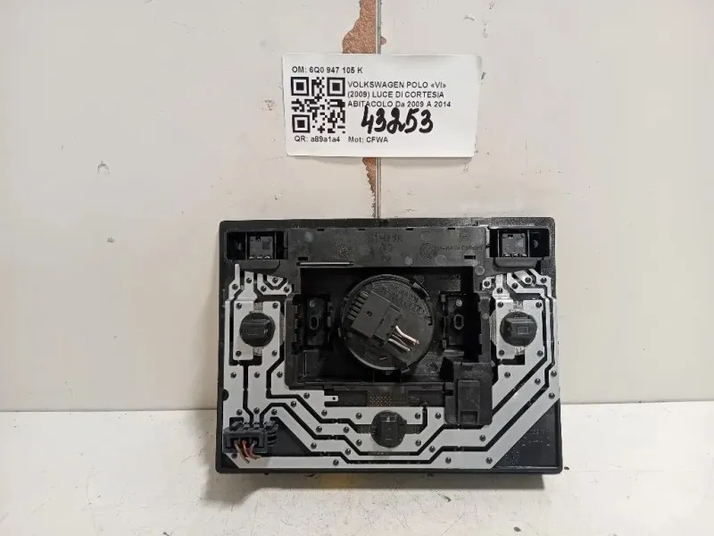 LUCE DI Cortesia Abitacolo 6Q0 947 105 K Volkswagen POLO VI 2009