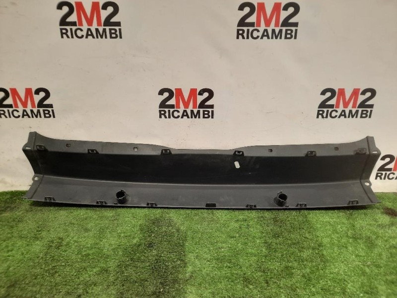 Paraurti Centrale POST 8200142809 IND Renault Scénic II 2003