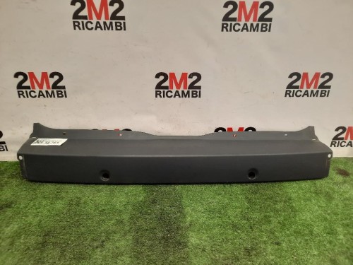 Paraurti Centrale POST 8200142809 IND Renault Scénic II 2003