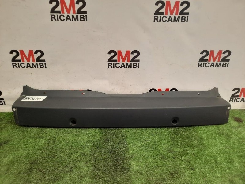 Paraurti Centrale POST 8200142809 IND Renault Scénic II 2003