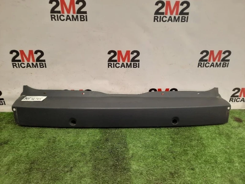 Paraurti Centrale POST 8200142809 IND Renault Scénic II 2003
