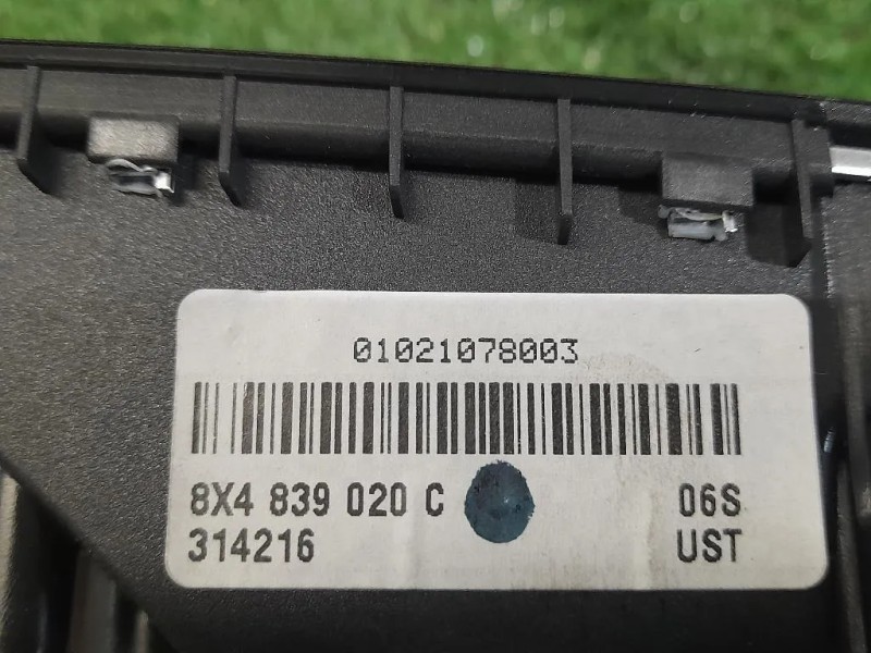 Maniglia Porta INT POST DX 8X4839020C Audi A1 8XF Sportback 2015