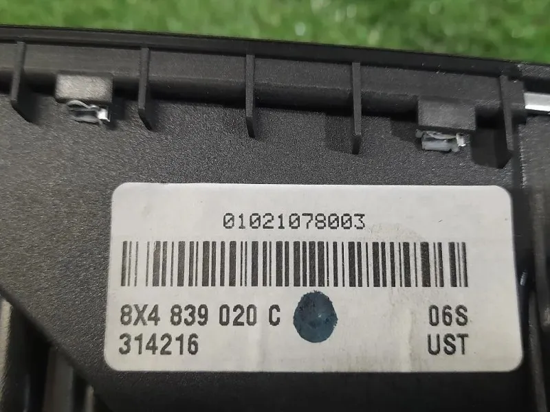 Maniglia Porta INT POST DX 8X4839020C Audi A1 8XF Sportback 2015