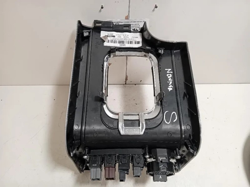 Mascherina Console Centrale LEVA Cambio MASCHERINA CONSOLE CENTRALE LEVA CAMBIO Nissan Navara 2010