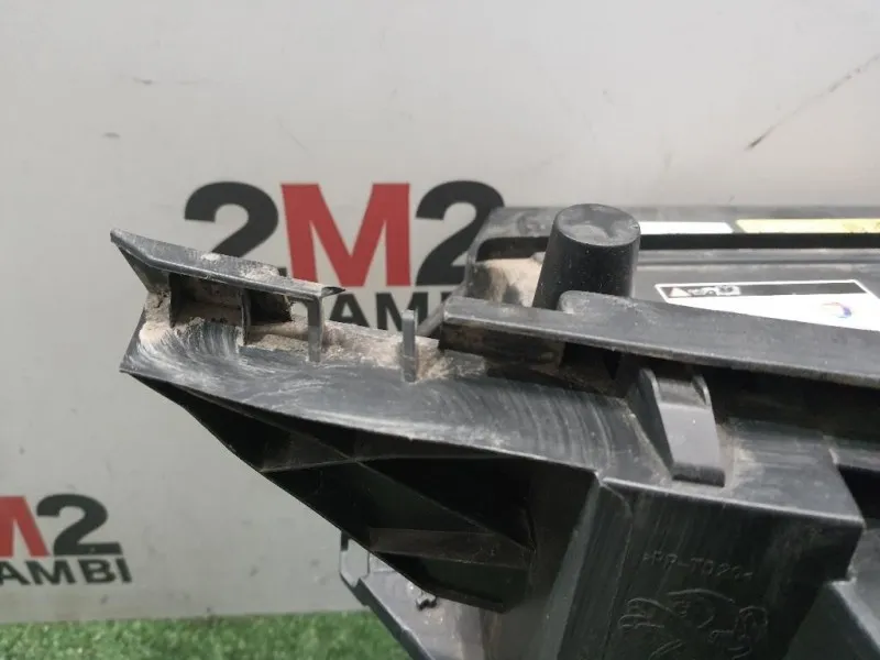 Rinforzo Griglia Radiatore 9810634677 Peugeot 5008 II 2017
