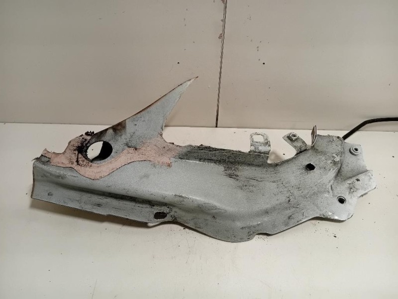 Rinforzo Parafango ANT SX Audi A4 8W5 Avant 2015