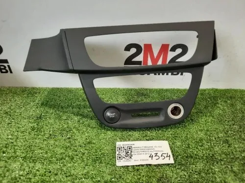 Mascherina Rivestimento Autoradio 682605488R Renault Mégane III SW 2009