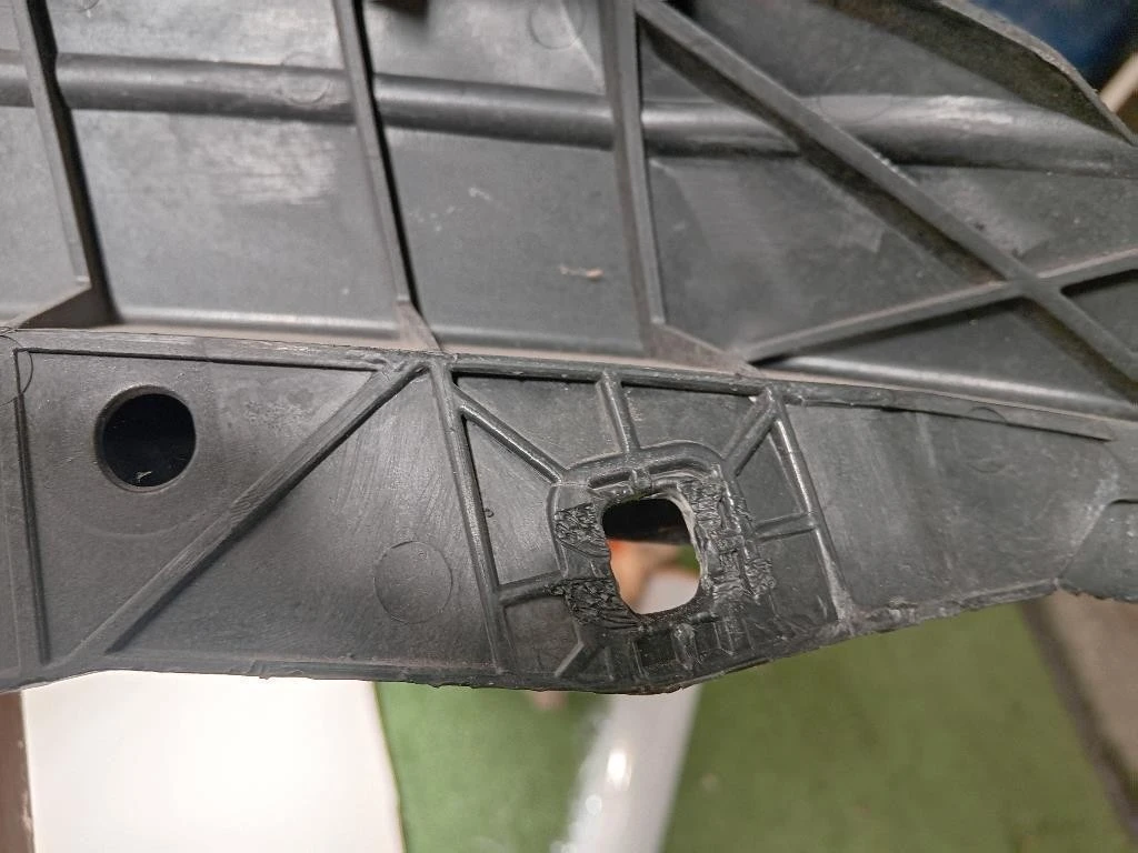 Rinforzo Paraurti ANT A2468850365 STAFFA SUPPORTO Mercedes Classe B W246 2012