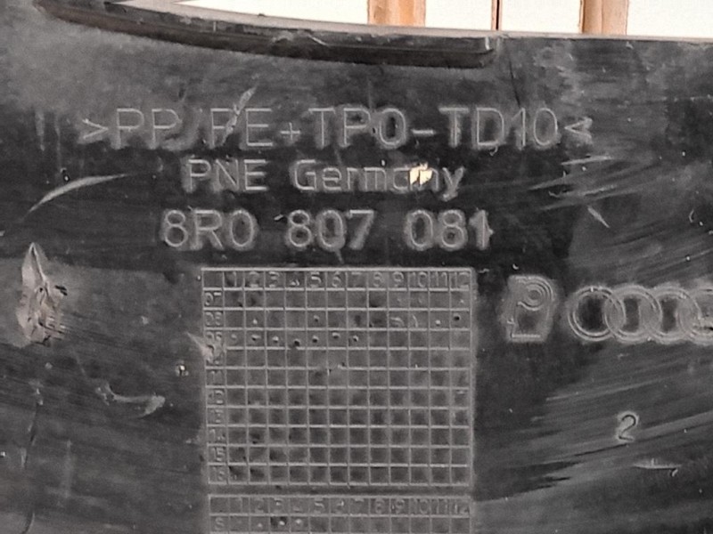 Rivestimento Frontale Parte SUP ANT 8R0 807 081 Audi Q5 8RB 2012