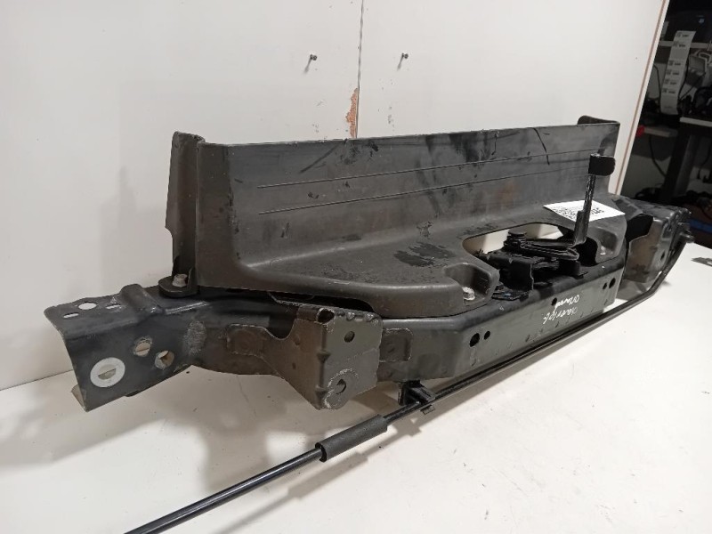 Rivestimento Frontale Parte SUP ANT 95233976 Chevrolet Orlando 2011