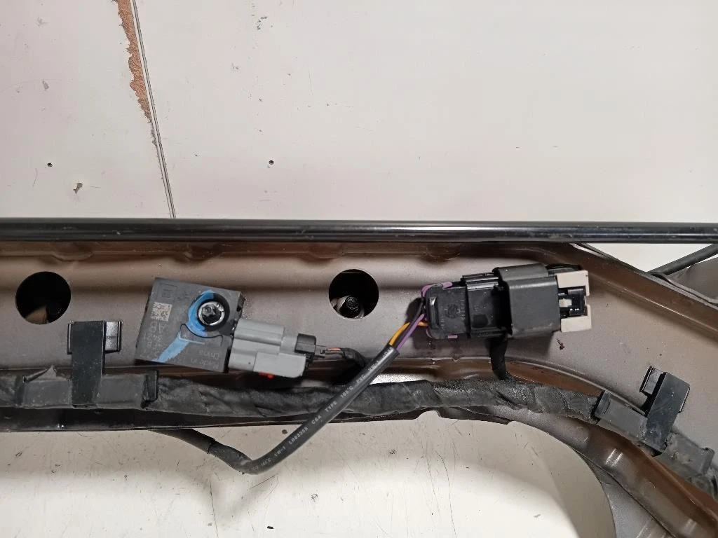 Rivestimento Frontale Parte SUP ANT RIVESTIMENTO FRONTALE PARTE SUP ANT Chevrolet Orlando 2011