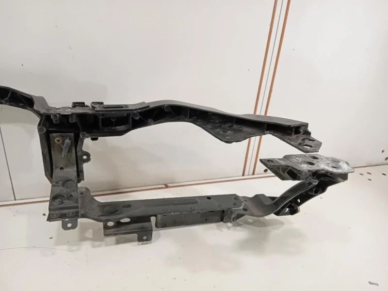 Rivestimento Frontale Parte SUP ANT RIVESTIMENTO FRONTALE PARTE SUP ANT Jaguar XE 2015