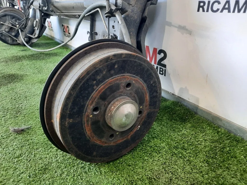 Assale POST 555016932R Dacia Sandero II 2013