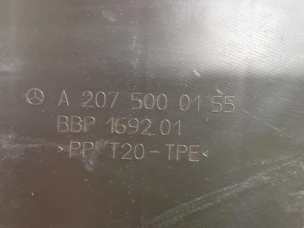 Rivestimento Frontale Parte SUP ANT A2075000155 Mercedes Classe E C207 Coupé 2010