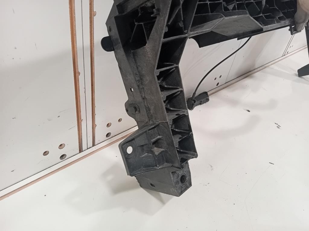 Rivestimento Frontale Parte SUP ANT RIVESTIMENTO FRONTALE PARTE SUP ANT Opel Vivaro A 2007