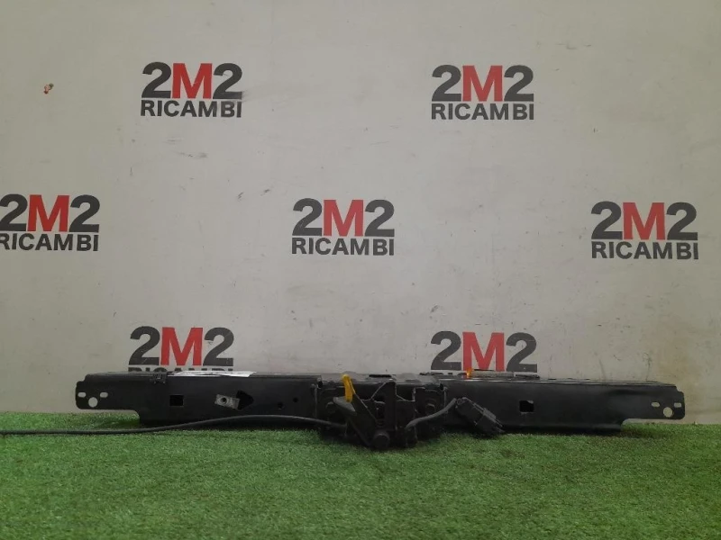 Rivestimento Frontale Parte SUP ANT Opel Zafira C 2012