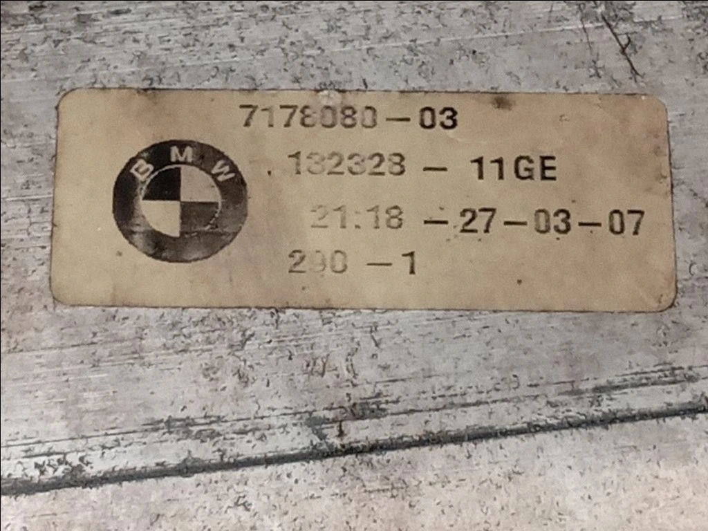 Rivestimento Frontale ANT 51718159610 Bmw Serie 5 E60 Berlina 2004