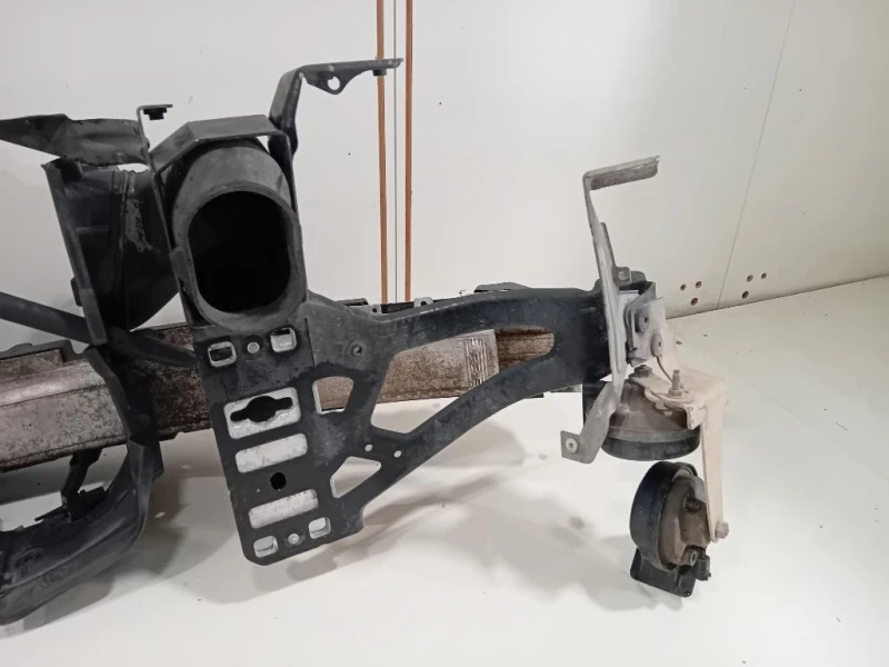 Rivestimento Frontale ANT 51718159610 Bmw Serie 5 E60 Berlina 2004