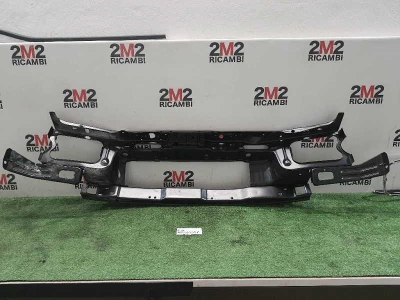 Rivestimento Frontale ANT 1037385 Ford Escort VII 1995