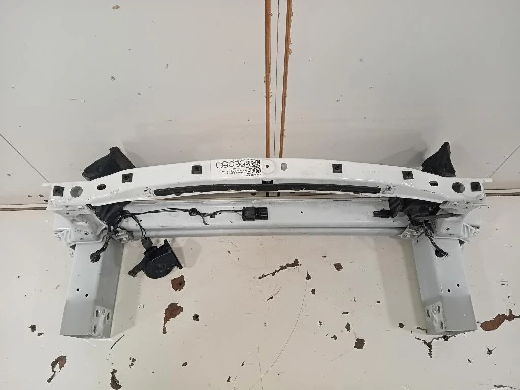 Rivestimento Frontale ANT GX73-17859-AD Jaguar XE 2015