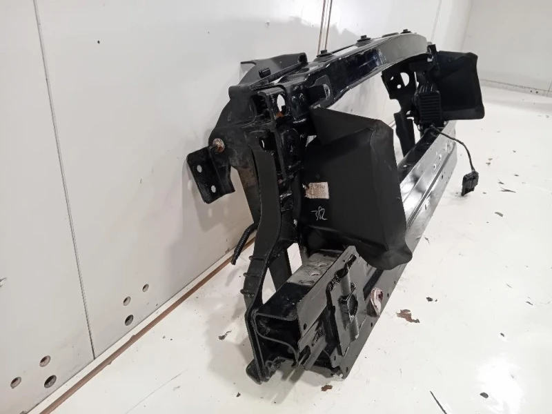 Rivestimento Frontale ANT GX73-10005-AJ Jaguar XE 2015