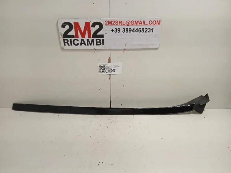 Modanatura Adesiva Montante Parabrezza DX A2126901082 Mercedes Classe GLE W166 2015
