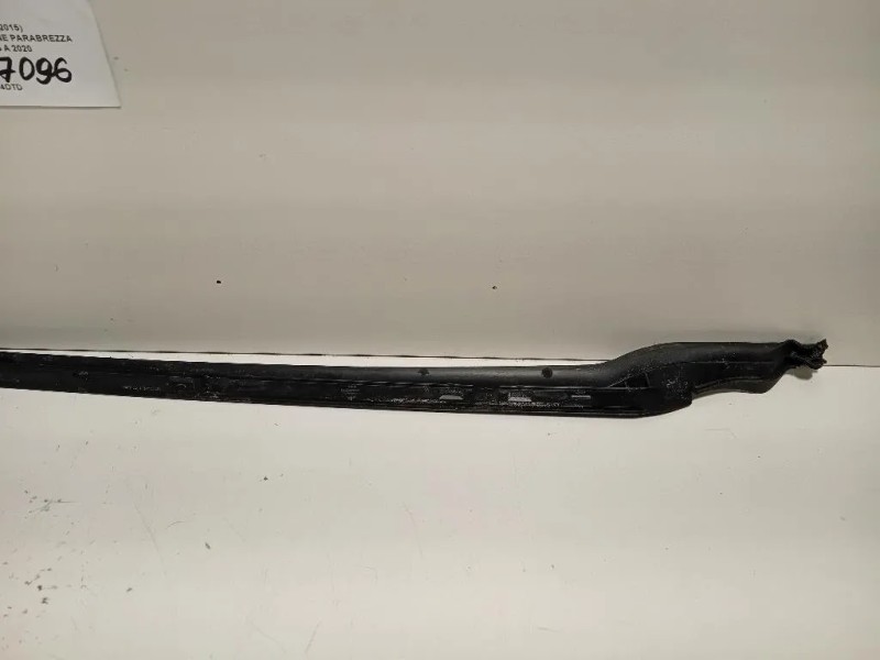 Modanatura Adesiva Montante Parabrezza SX GX73-025A53-A Jaguar XE 2015