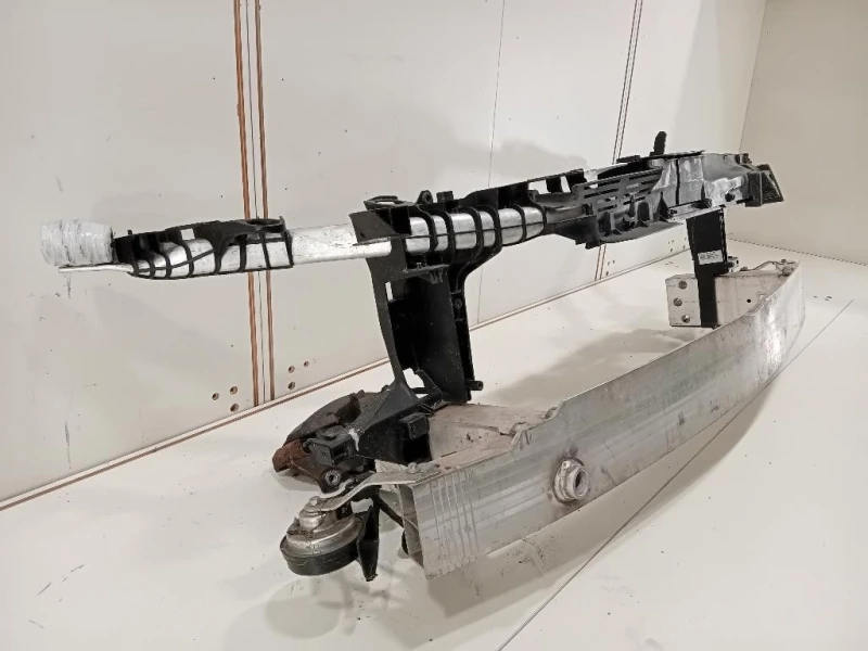 Rivestimento Frontale ANT A2466200195 W246 Mercedes Classe A W176 2013