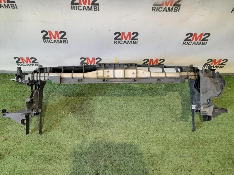 Rivestimento Frontale ANT A2466200234 Mercedes Classe A W176 2015