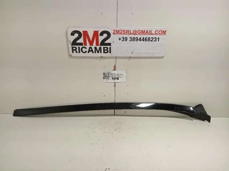 Modanatura Adesiva Montante Parabrezza SX A2126900982 Mercedes Classe GLE W166 2015