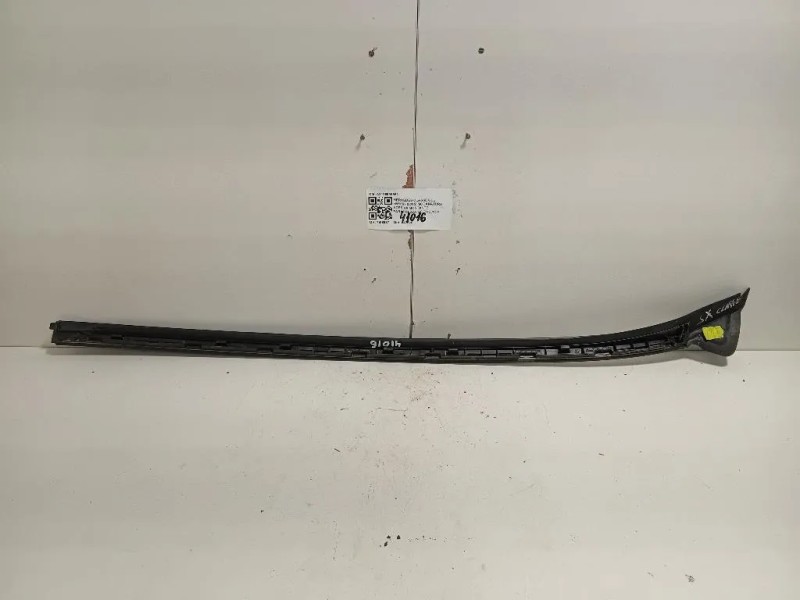 Modanatura Adesiva Montante Parabrezza SX A2126900982 Mercedes Classe GLE W166 2015