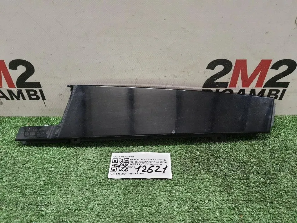 Modanatura Adesiva Porta ANT DX A1767220200 Mercedes Classe A W176 2013