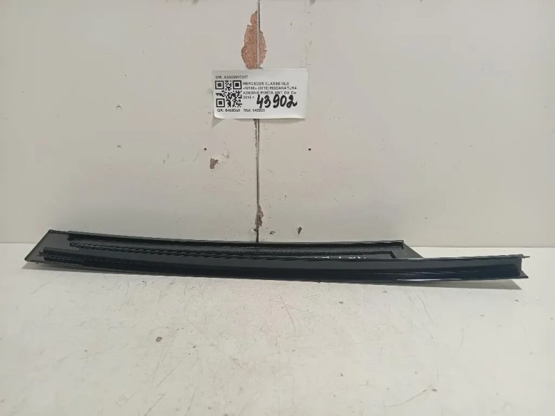 Modanatura Adesiva Porta ANT DX A2926900287 Mercedes Classe GLE W166 2015