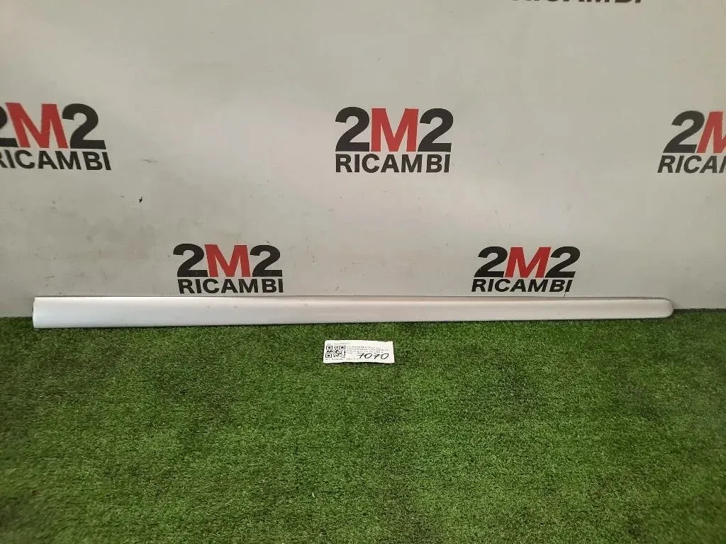 Modanatura Adesiva Porta ANT DX 1K4853516C Volkswagen GOLF V 2004