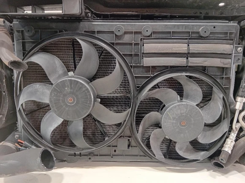 Rivestimento Frontale ANT 1K0 121 205 AD Volkswagen GOLF V 2004