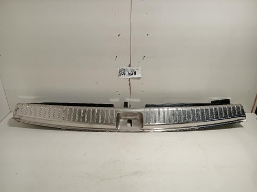 Rivestimento Lamiera POST A2056900605 Mercedes Classe C W205 2014