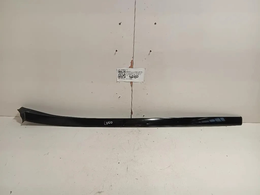 Modanatura Cristallo Deflettore SX A2056900162 Mercedes Classe C W205 2014