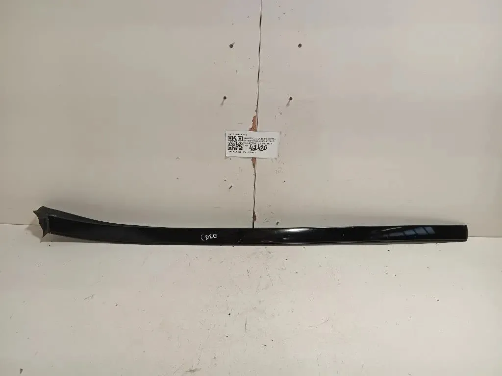 Modanatura Cristallo Deflettore SX A2056900162 Mercedes Classe C W205 2014