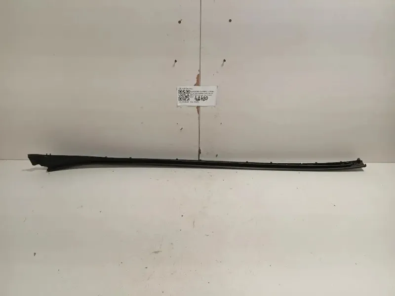 Modanatura Cristallo Deflettore SX A2056900162 Mercedes Classe C W205 2014