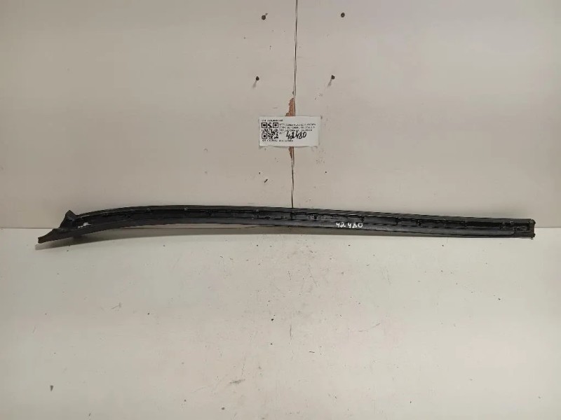 Modanatura Cristallo Deflettore SX A2056900162 Mercedes Classe C W205 2014