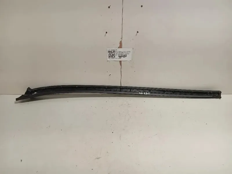 Modanatura Cristallo Deflettore SX A2056900162 Mercedes Classe C W205 2014