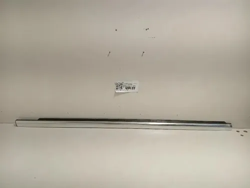 Modanatura Estraschiavetro Porta ANT DX A2516904680 Mercedes Classe R W251 2006