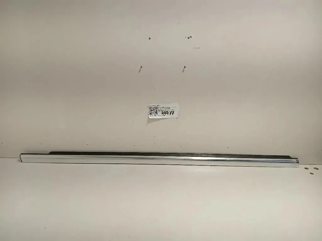 Modanatura Estraschiavetro Porta ANT DX A2516904680 Mercedes Classe R W251 2006